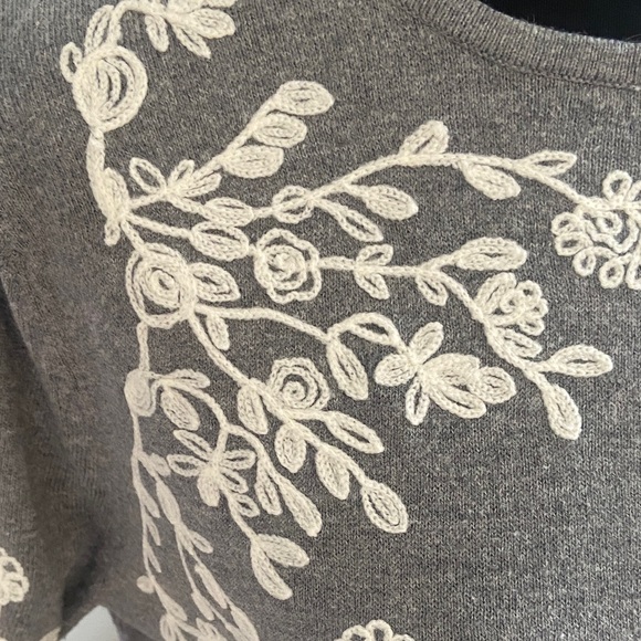 Market & Spruce Gray and Cream Women's Sweater - Picture 3 of 6